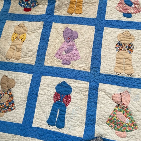 Vintage Quilt with Blue and Multicolor Accents - Picture 7 of 7